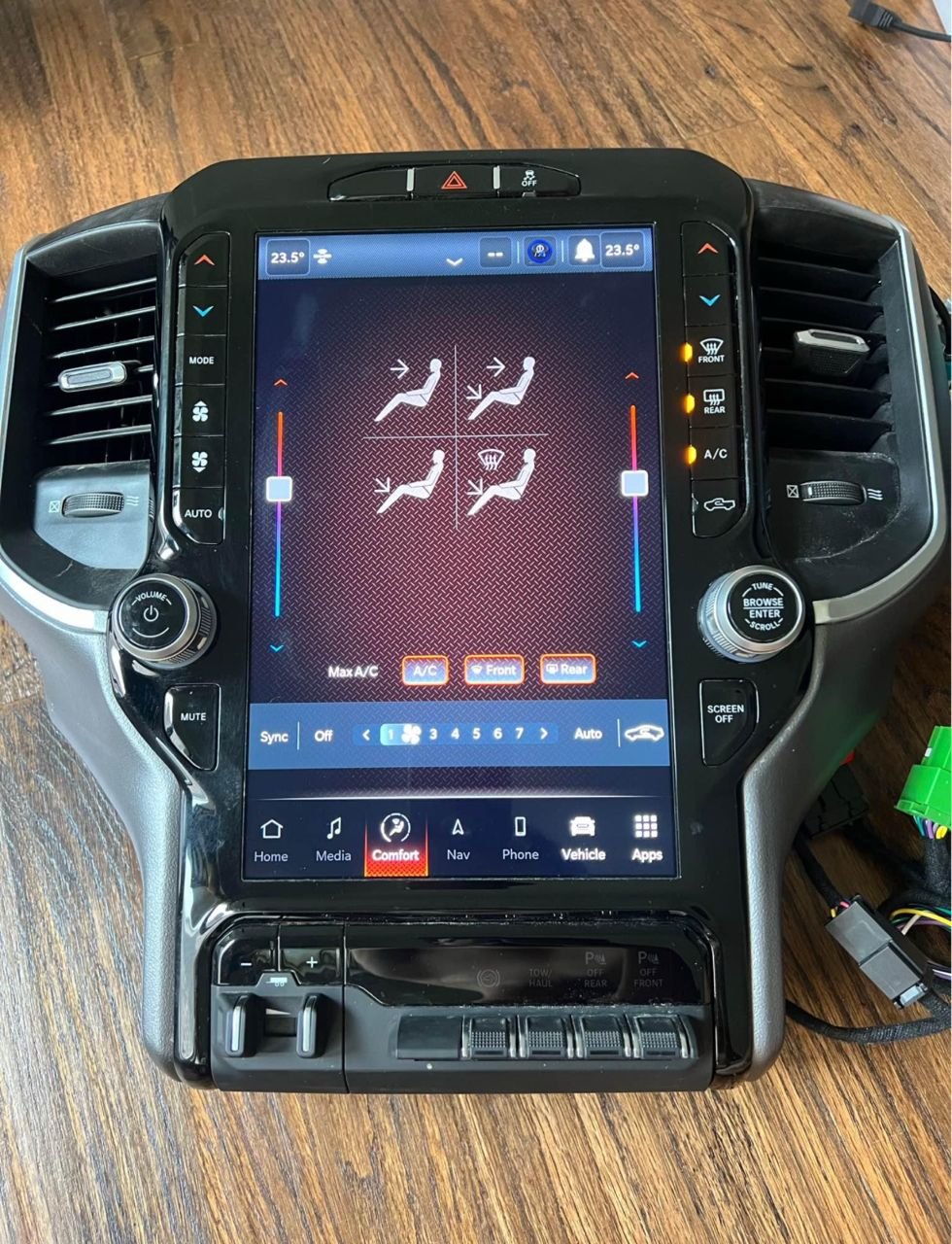 RAM 1500 2500 3500 UCONNECT5 12” screen with module in great condition