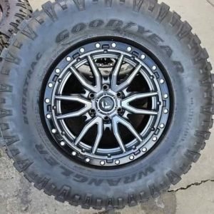 18″ fuel rebel wheels and tires 325/65R18