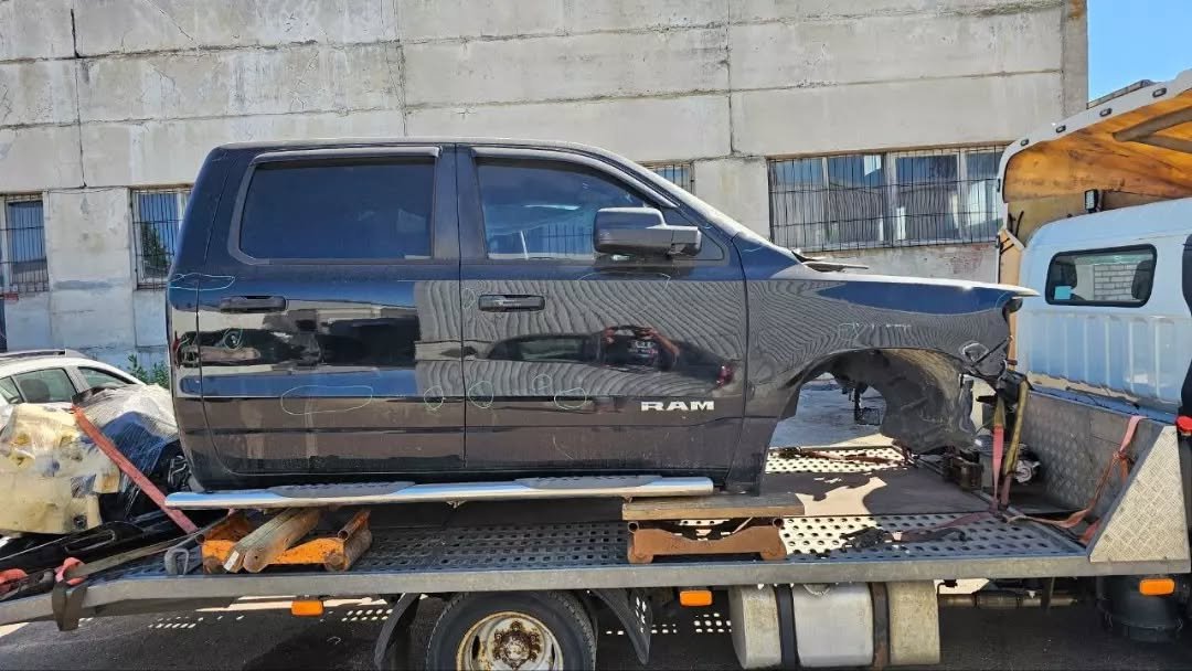 RAM 1500 2020 5.7 automatic transmission