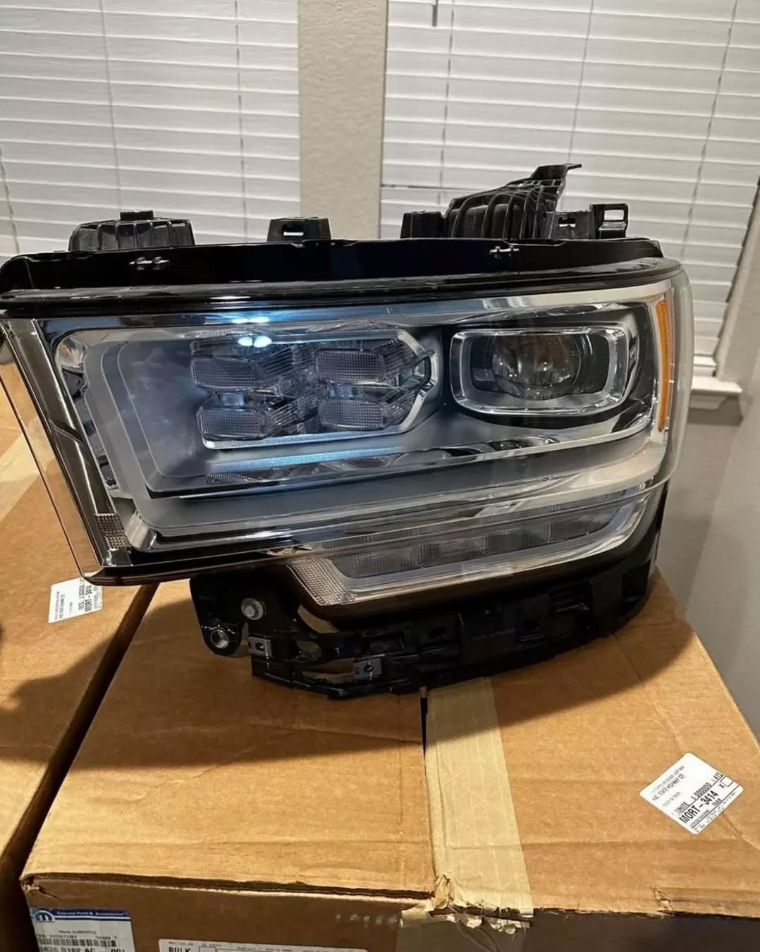 2024 Limited longhorn RAM 2500 LED headlights - Image 9