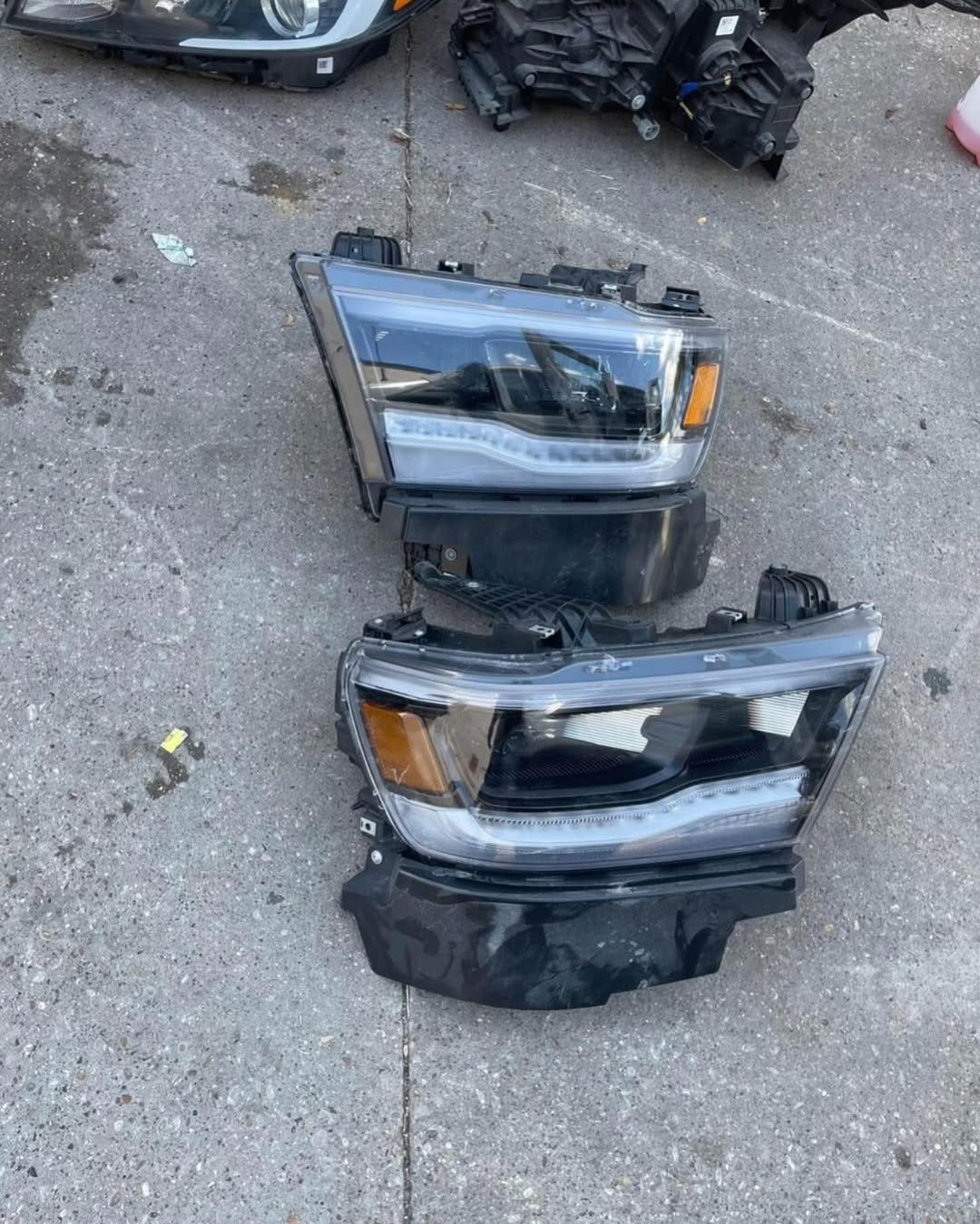 RAM 1500 HEADLIGHTS FULL LED OEM - Image 2