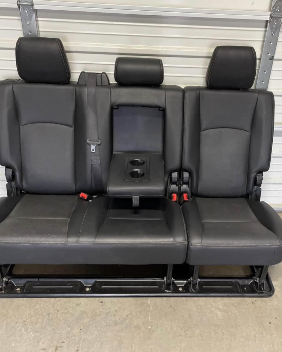Ram 2500 3500 mega cab black leather Laramie front and rear seats - Image 4