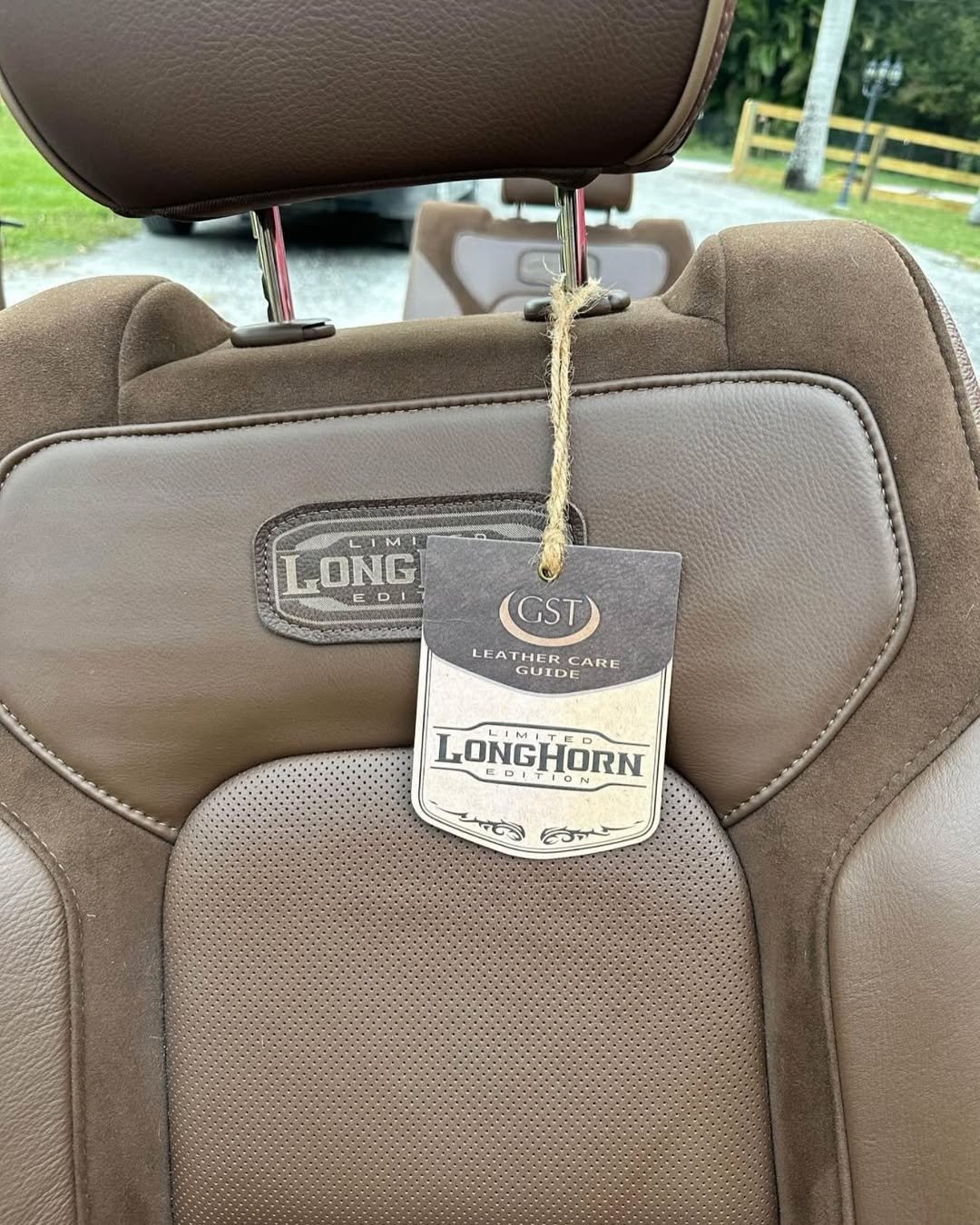 Limited longhorn interior/ seats - Image 8