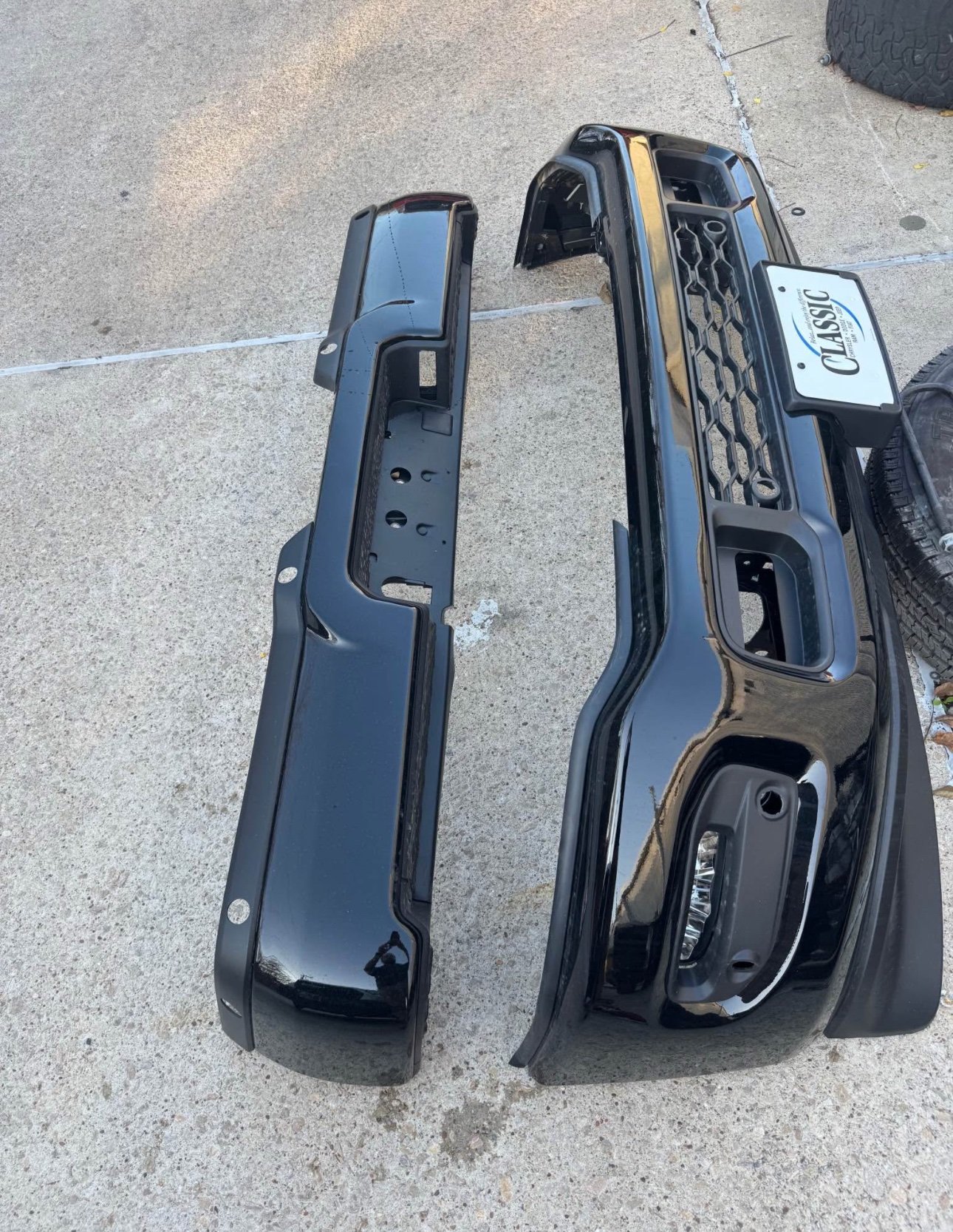 2020 to 2024 ram 2500 / 3500 Black front and rear bumpers - Image 2