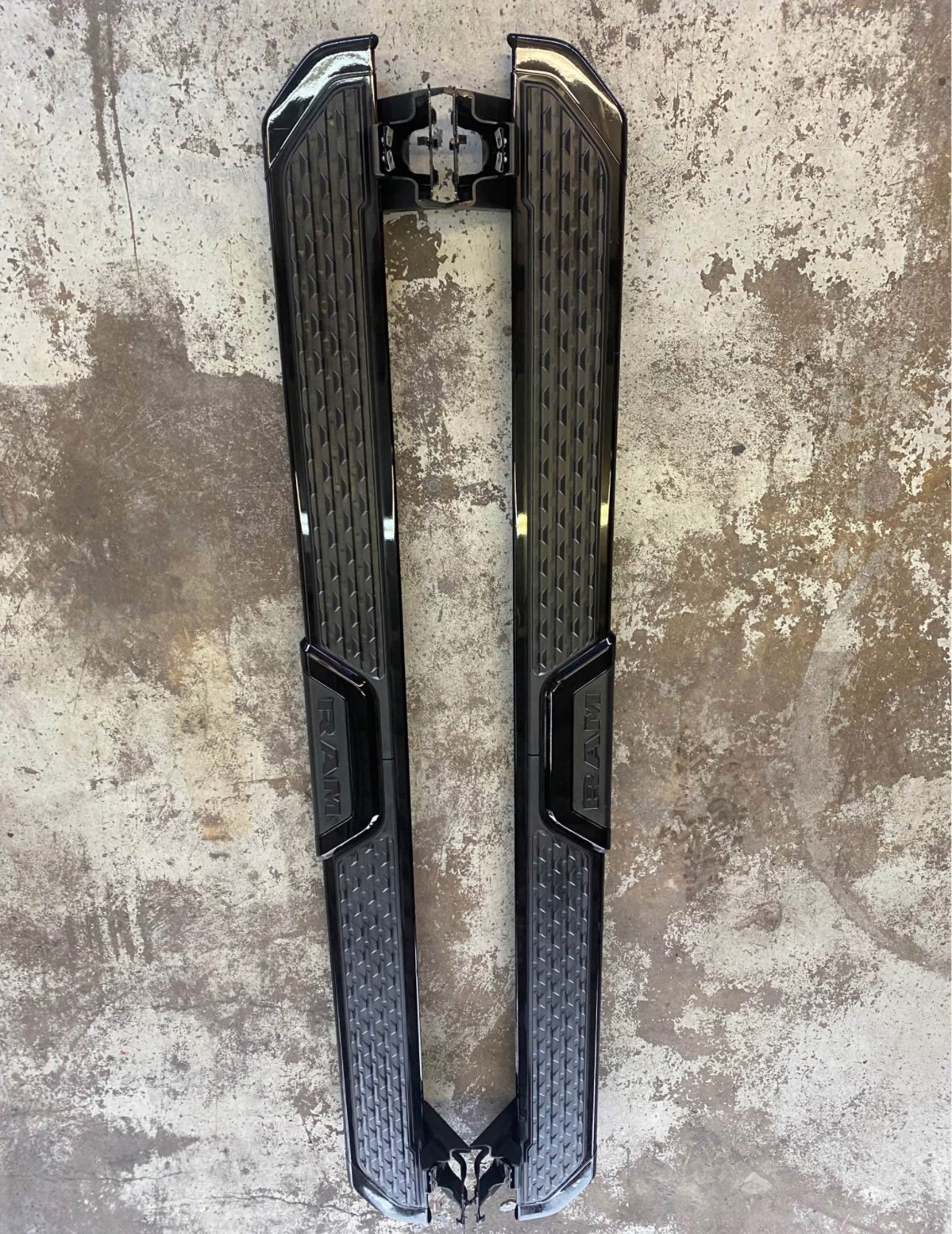2019-2024 2500/3500 Running Boards - Image 3